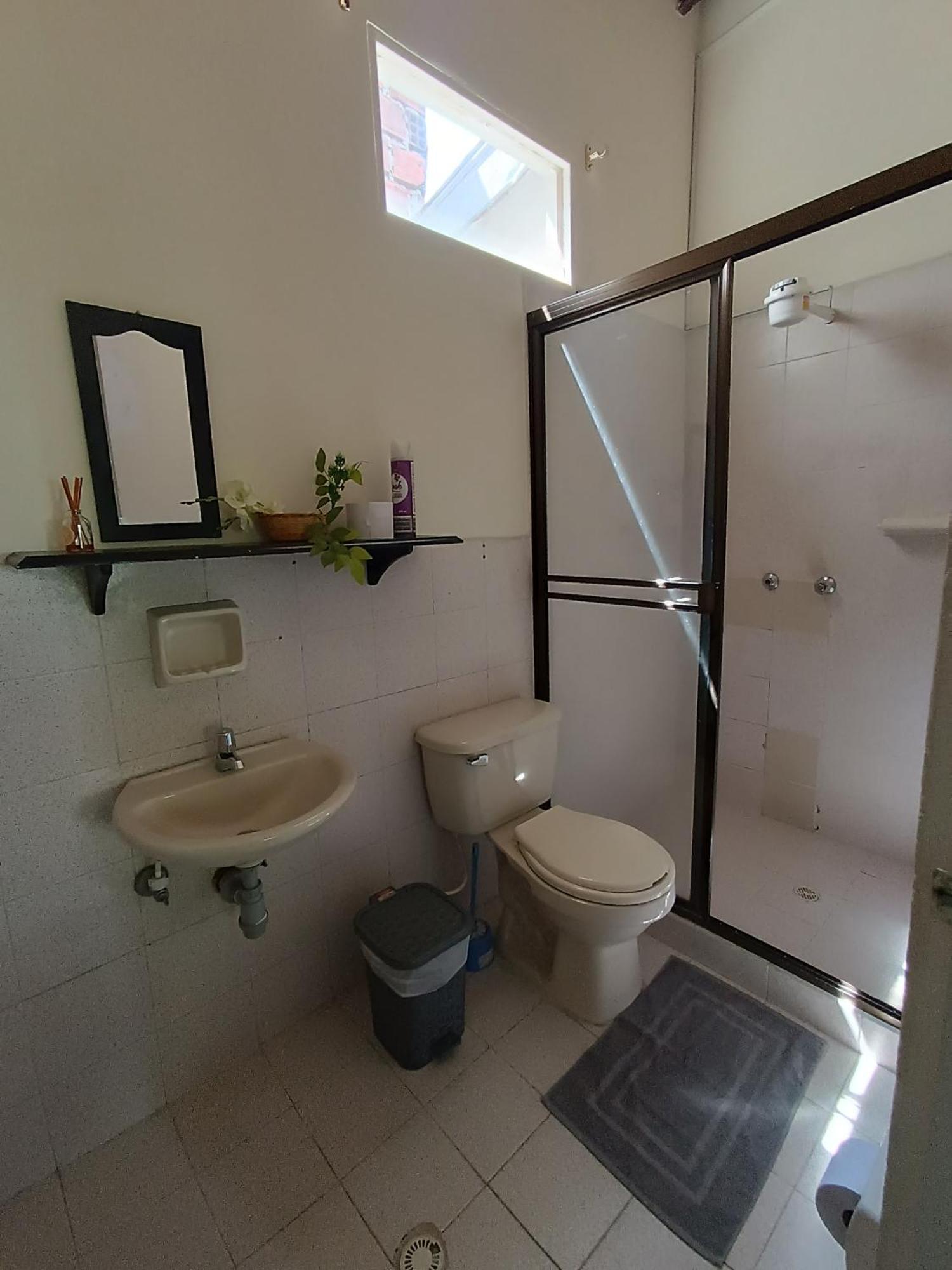 Pa Pasiar Hostal Medellín Værelse billede