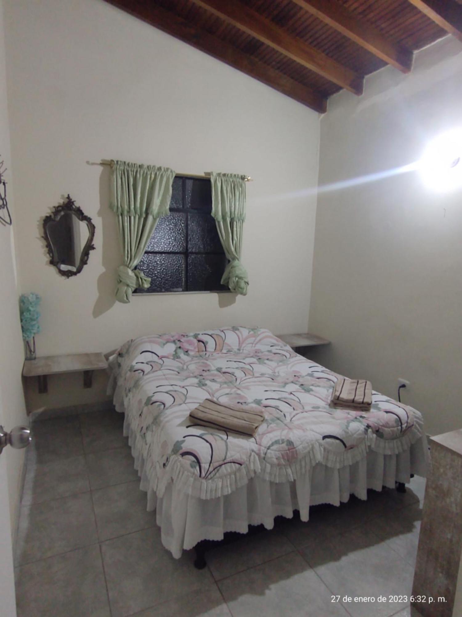 Pa Pasiar Hostal Medellín Værelse billede
